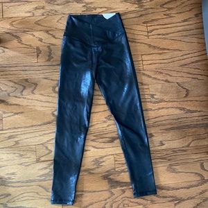 NWT Aerie petite S black metallic/ suede- like print leggings